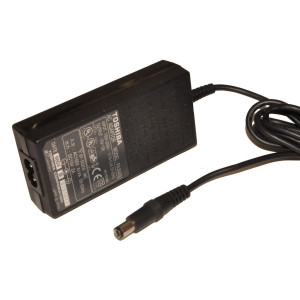 Toshiba 15V 2A 30W 6.3mm*3.0mm б/в