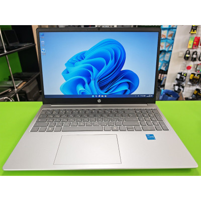 Ноутбук HP 15-fd0004sf 15.6"/ Intel i3-N305/ RAM 8GB/ SSD 256GB/ Intel UHD Graphics